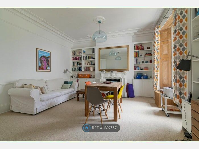 2 Bedroom Flat To Rent In Gloucester Avenue, London, NW1