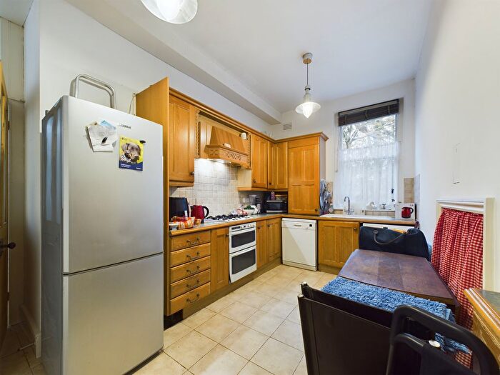 3 Bedroom Flat To Rent In St. Margarets, Beckenham Place Park, Beckenham, Kent, BR3