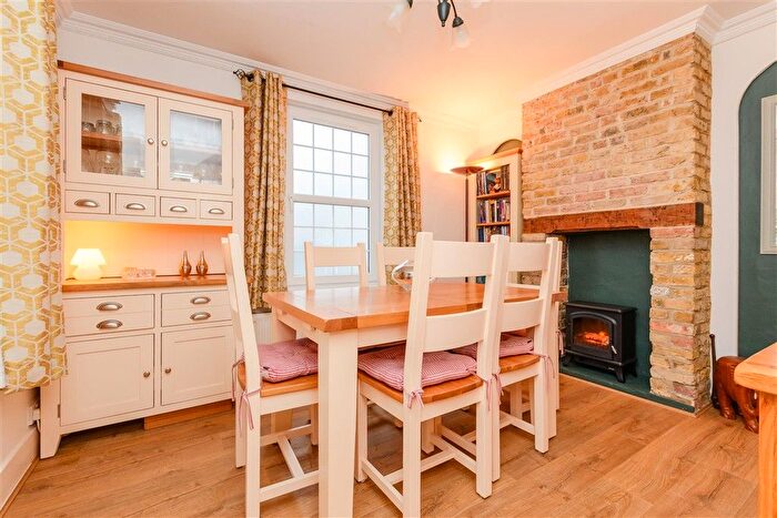 3 Bedroom Detached House For Sale In School Lane, Higham, Rochester, Kent, ME3