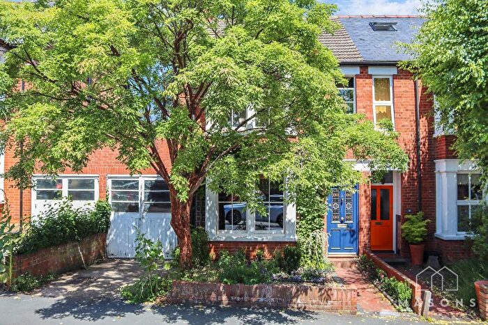 4 Bedroom Semi-Detached House To Rent In West Hill, Hitchin, Hertfordshire, SG5