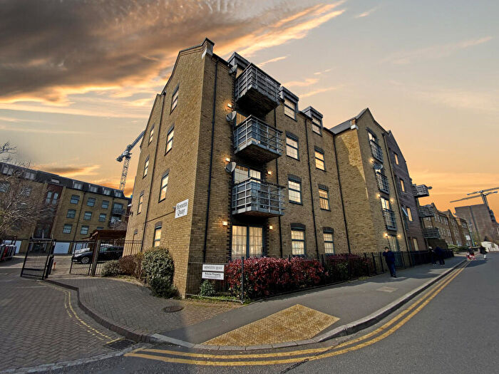 2 Bedroom Apartment To Rent In Abbey Road, Barking, IG11