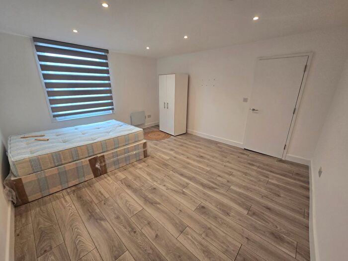 Studio To Rent In Alexandra Grove, London, N4