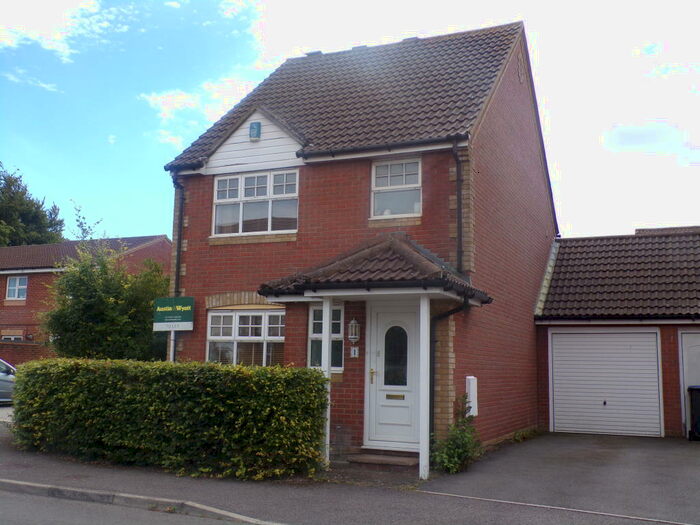 3 Bedroom House To Rent In McKie Road, Amesbury, SP4