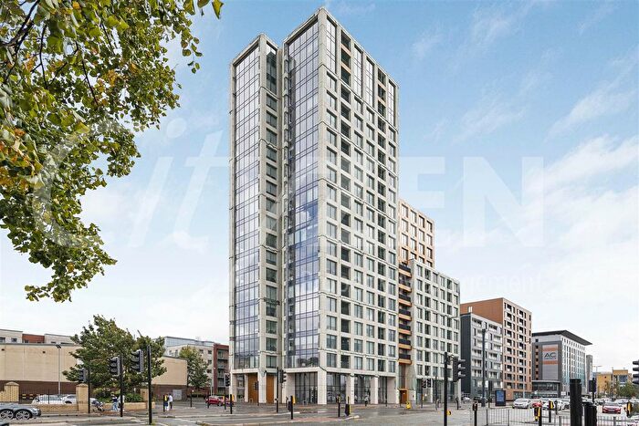 2 Bedroom Flat To Rent In The Gateway, Trafford Road, Salford, M5