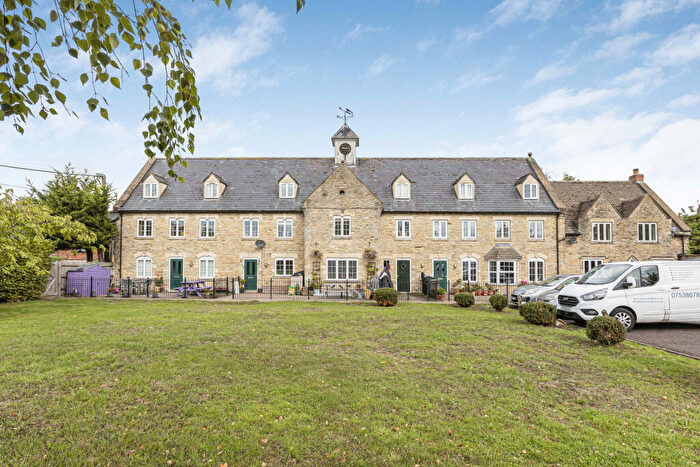 1 Bedroom Maisonette For Sale In Heathfield, Bletchingdon, OX5