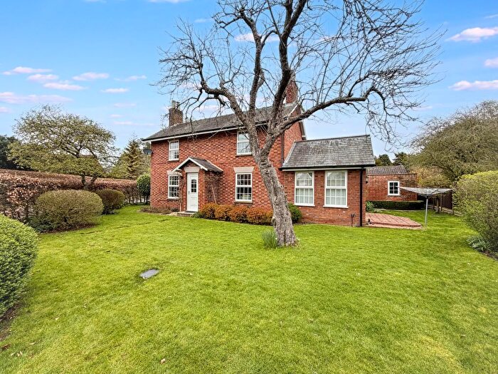 3 Bedroom Detached House For Sale In Brinkhill, Louth, LN11