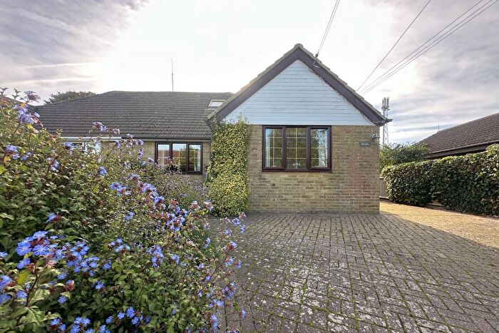 2 Bedroom Bungalow For Sale In Waterworks Lane, Martin, CT15