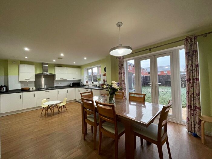 4 Bedroom Property To Rent In Brackley Crescent, Warwick, CV34