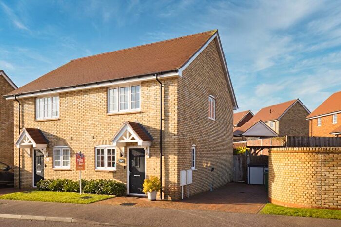 2 Bedroom Semi Detached House For Sale In Burbidge Fields, Faversham, Kent, ME13