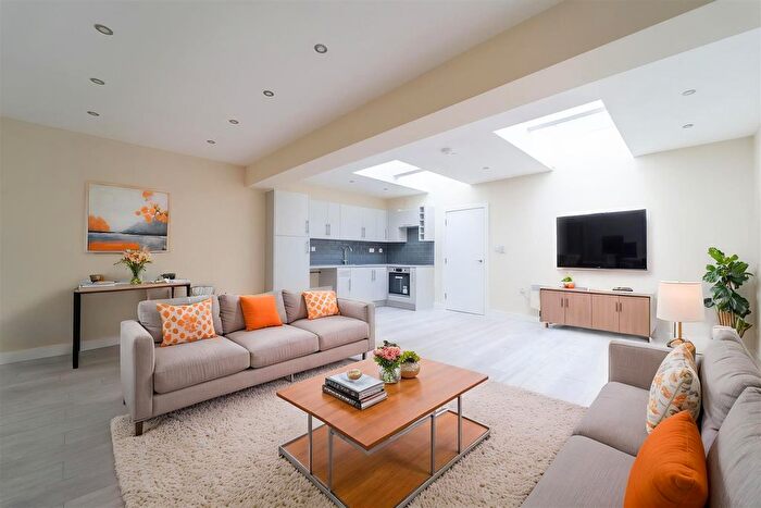 2 Bedroom Flat To Rent In Manchester Road, Burnley, BB11