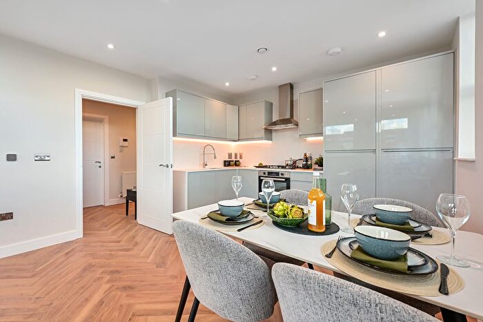 2 Bedroom Flat For Sale In Camp Road, Farnborough, GU14