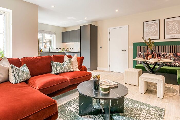 3 Bedroom Flat For Sale In North Gate Park, St Ann's Road, Haringey, N15