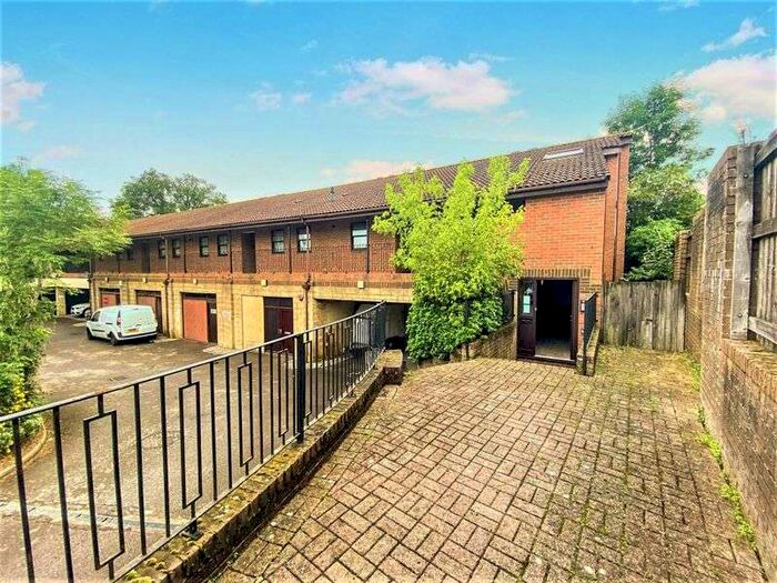 1 Bedroom Property To Rent In Caterham On The Hill, CR3