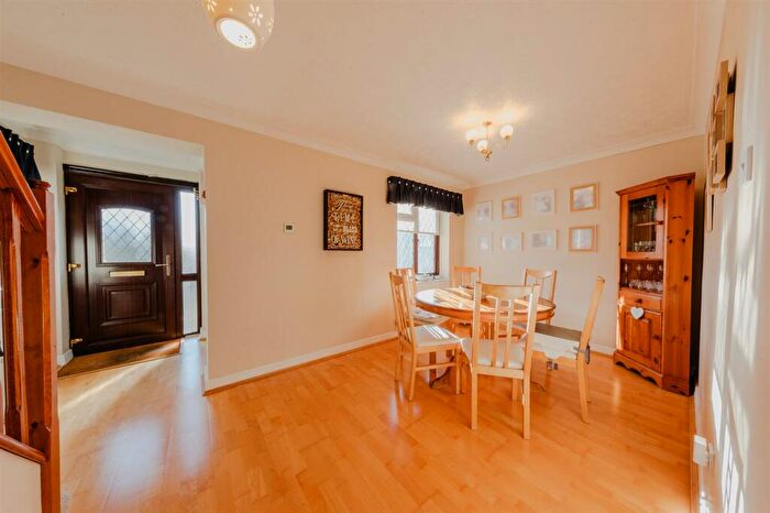 4 Bedroom Detached House For Sale In Spoonley Wood, Bancroft Park, Milton Keynes, MK13