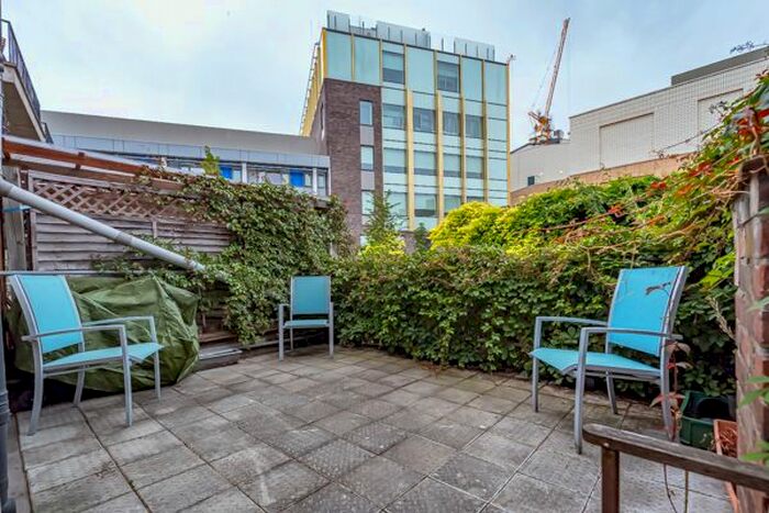 3 Bedroom Maisonette To Rent In The Cut, London, SE1