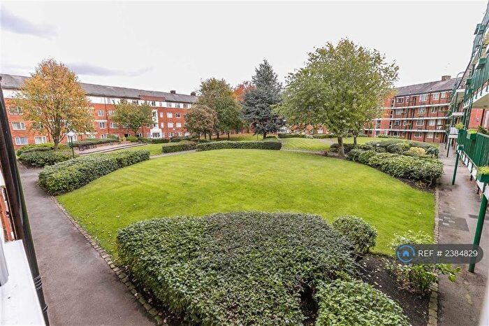 2 Bedroom Flat To Rent In Wearhead Row, Salford, M5