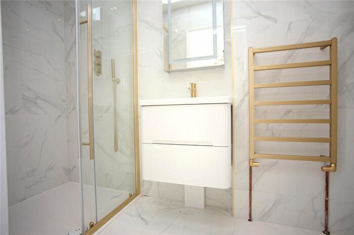 2 Bedroom Apartment To Rent In Hillcourt Road, Cheltenham, Gloucestershire, GL52