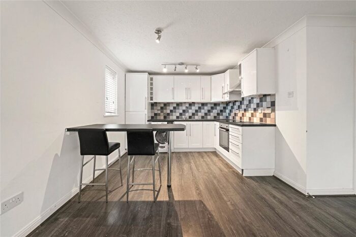 2 Bedroom Flat To Rent In Cobham Gate, Freelands Road, Cobham, Surrey, KT11