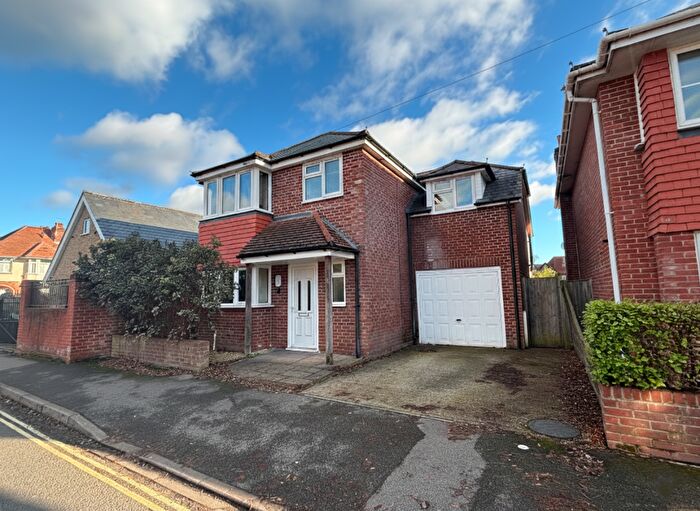 3 Bedroom Detached House To Rent In Howards Grove, SO15