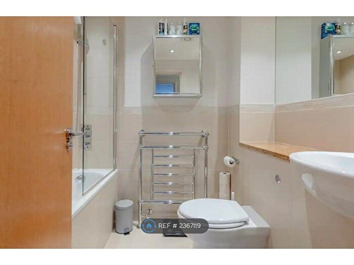 2 Bedroom Flat To Rent In Calder Court, London, SE16