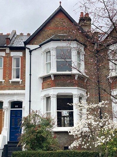 4 Bedroom Terraced House For Sale In Queen Elizabeth's Walk, Stoke Newington, London, N16