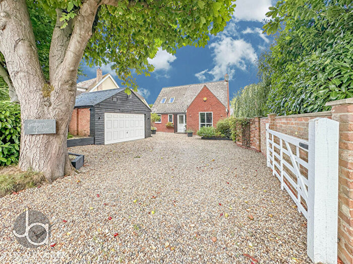 2 Bedroom Detached House For Sale In Mill Lane, Birch, Colchester, CO2