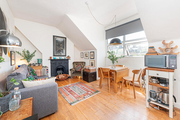 1 Bedroom Flat For Sale In Ferrestone Road, Hornsey, Haringey, London, N8
