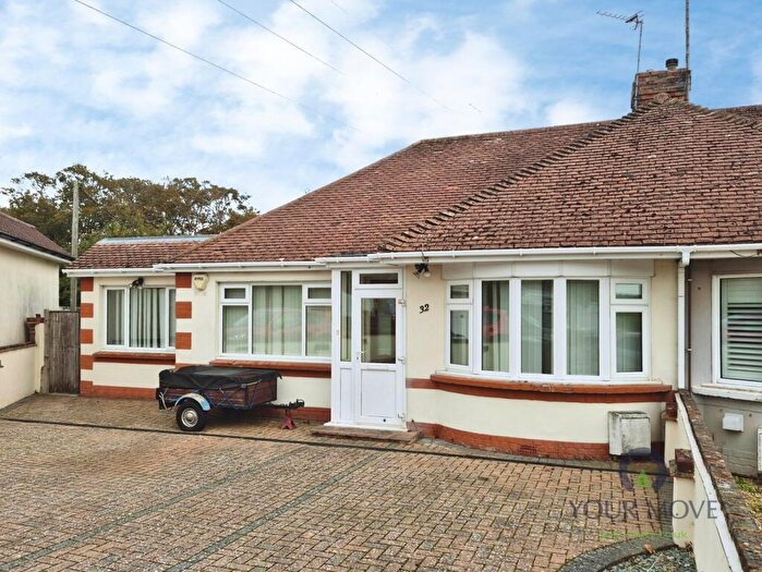 2 Bedroom Bungalow For Sale In Eastern Avenue, Polegate, East Sussex, BN26