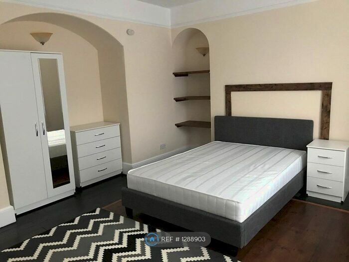 4 Bedroom Semi-Detached House To Rent In Egham Hill, Egham TW20