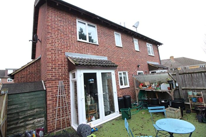 1 Bedroom Cluster House To Rent In Wolsey Close, Worcester Park, KT4