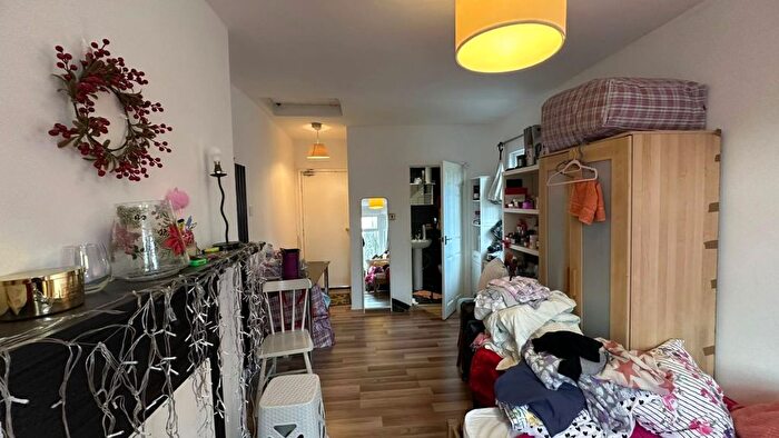 6 Bedroom Terraced House For Sale In Sandrock Road, Lewisham, London, SE13