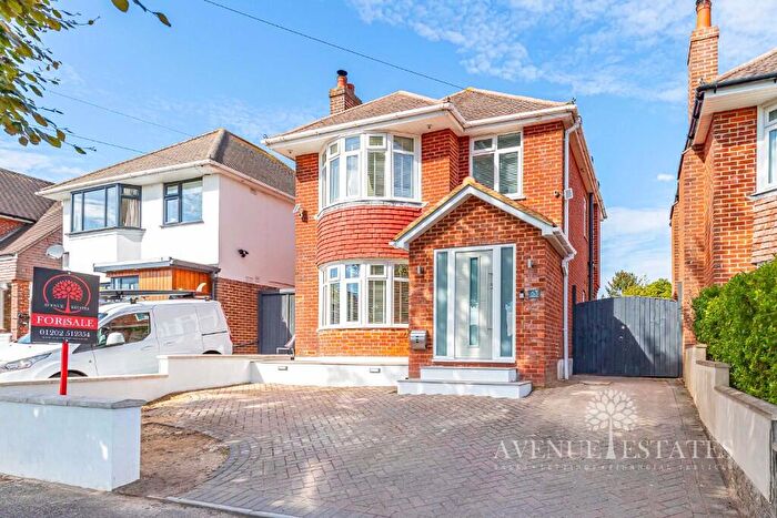 3 Bedroom Detached House For Sale In Muscliffe Lane, Bournemouth, Dorset, BH9