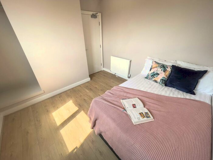 4 Bedroom House To Rent In Malvern Road, L6