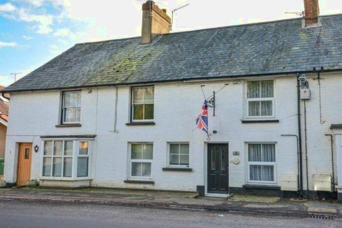 2 Bedroom Property To Rent In Station Road, Etchingham, TN19