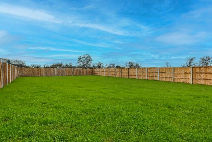 5 Bedroom Detached House For Sale In Cranfield Park Road, Wickford, SS12