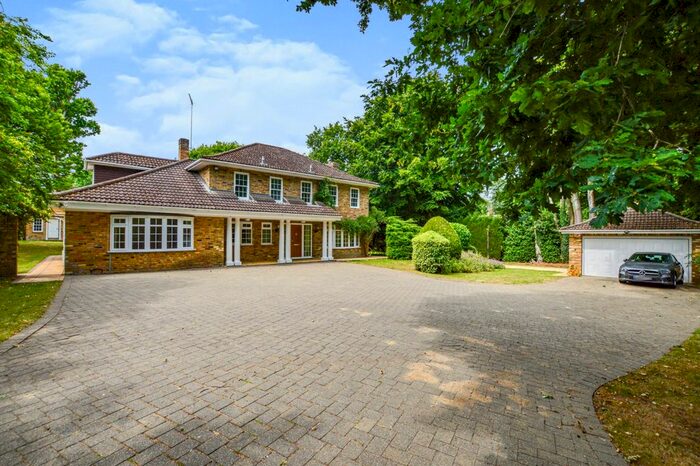 5 Bedroom Detached House To Rent In Old Avenue, West Byfleet, Surrey, KT14