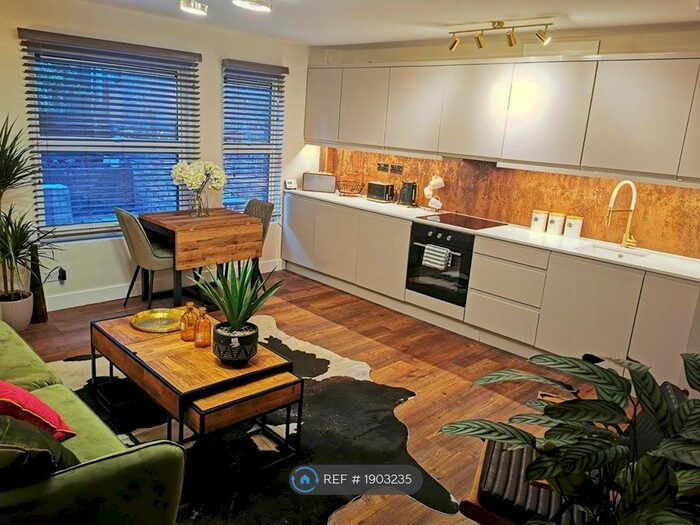 1 Bedroom Flat To Rent In Greatfield Close, London, N19