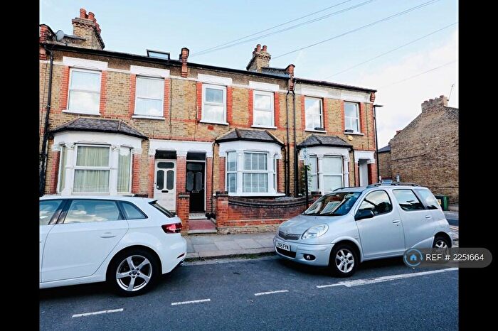 2 Bedroom Flat To Rent In Napier Road, London, N17