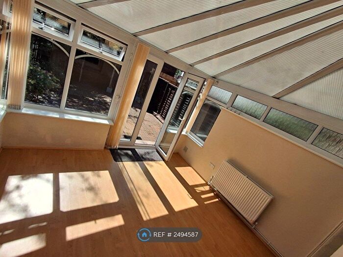 3 Bedroom Semi-Detached House To Rent In Barton Vale, Bristol, BS2