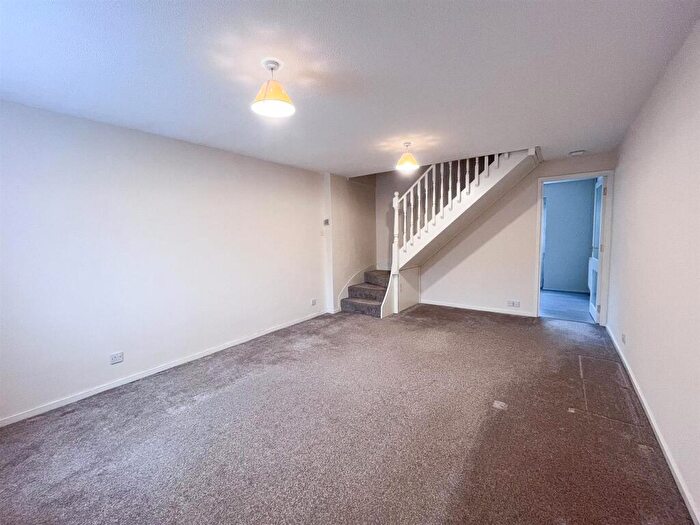 2 Bedroom End Of Terrace House To Rent In Weavers Close, Burgess Hill, RH15