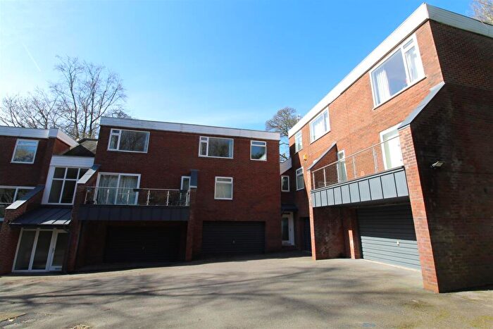 2 Bedroom Apartment To Rent In Whinslee Drive, Lostock, Bolton, BL6