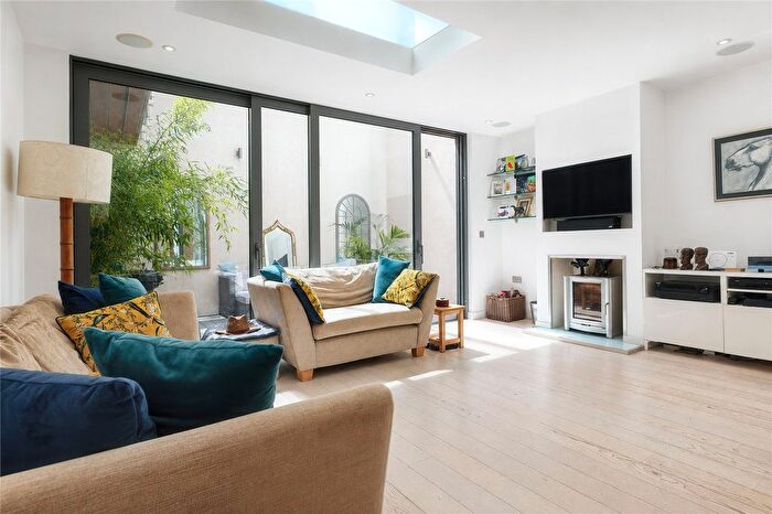 4 Bedroom Detached House For Sale In Croft Holme Lane, Cambridge, Cambridgeshire, CB4