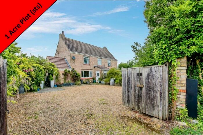 3 Bedroom Detached House For Sale In North Brink, Wisbech, PE13