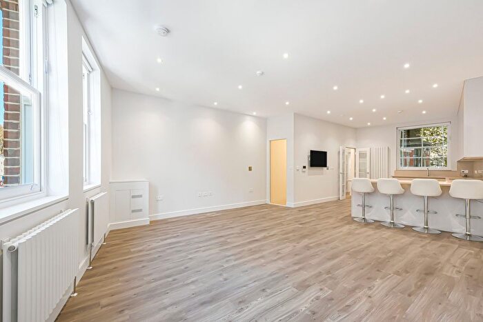 4 Bedroom Flat To Rent In Heath Street, Hampstead, NW3