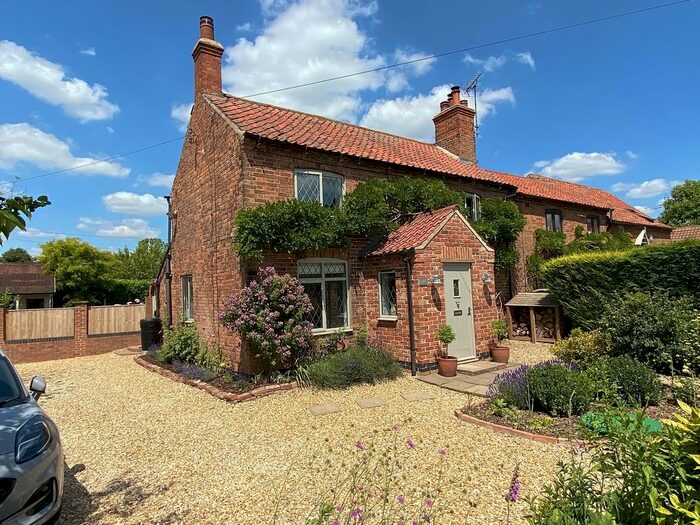 2 Bedroom Cottage For Sale In Grange Cottage, Staythorpe Road, Staythorpe, NG23