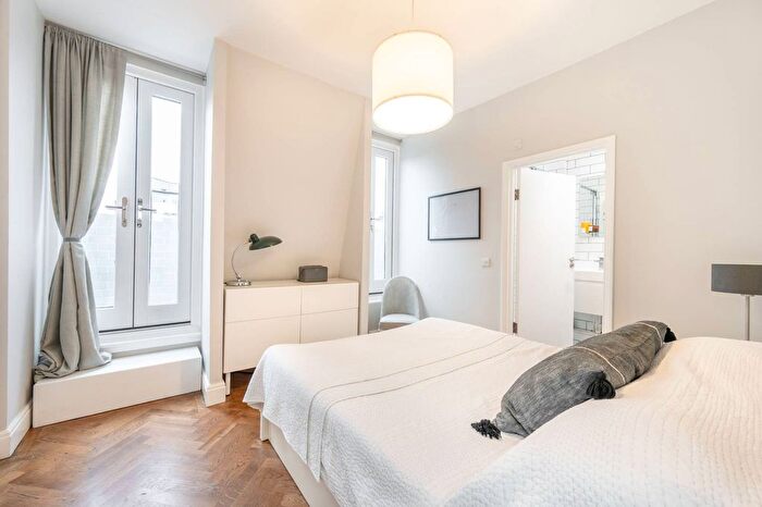 1 Bedroom Flat For Sale In Leamington Road Villas, Notting Hill, London, W11