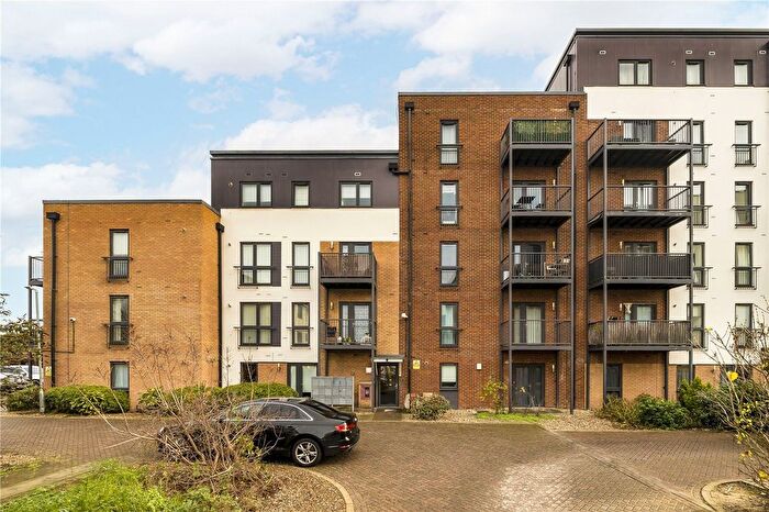 1 Bedroom Flat To Rent In Fairthorn Road, Charlton, London, SE7