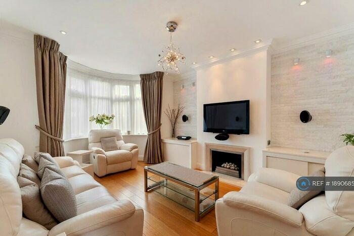 3 Bedroom Semi-Detached House To Rent In Harrow Road, Wembley, HA0