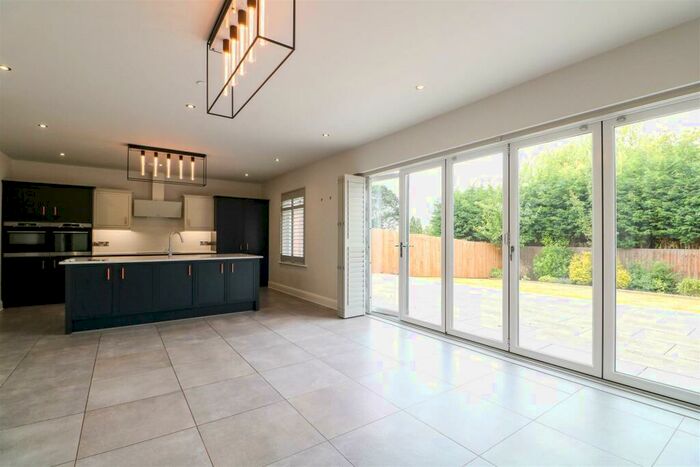 5 Bedroom Detached House For Sale In Manor Drive, Sutton Coldfield, B73