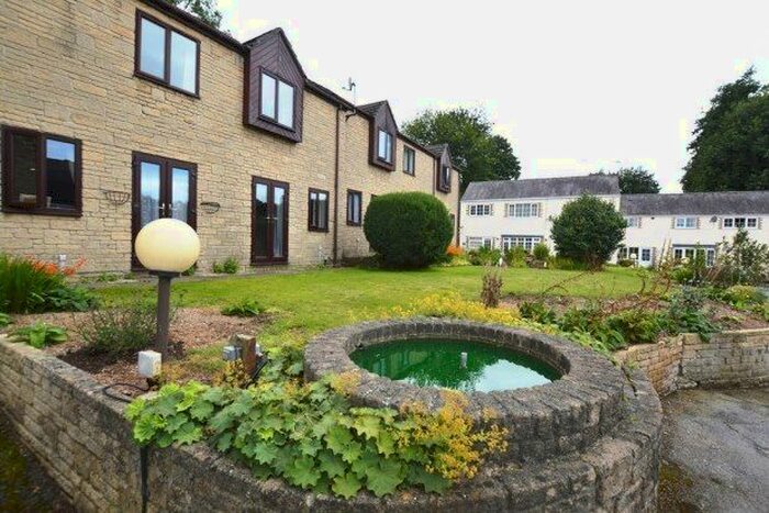2 Bedroom Cottage To Rent In Fairwinds Close, Dronfield, S18